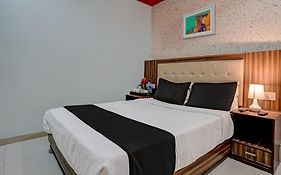 Oyo Hotel Blue Sapphire Residency Near Chhatrapati Shivaji International Airport