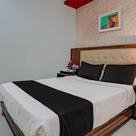 Oyo Hotel Blue Sapphire Residency Near Chhatrapati Shivaji International Airport Mumbai Exterior photo