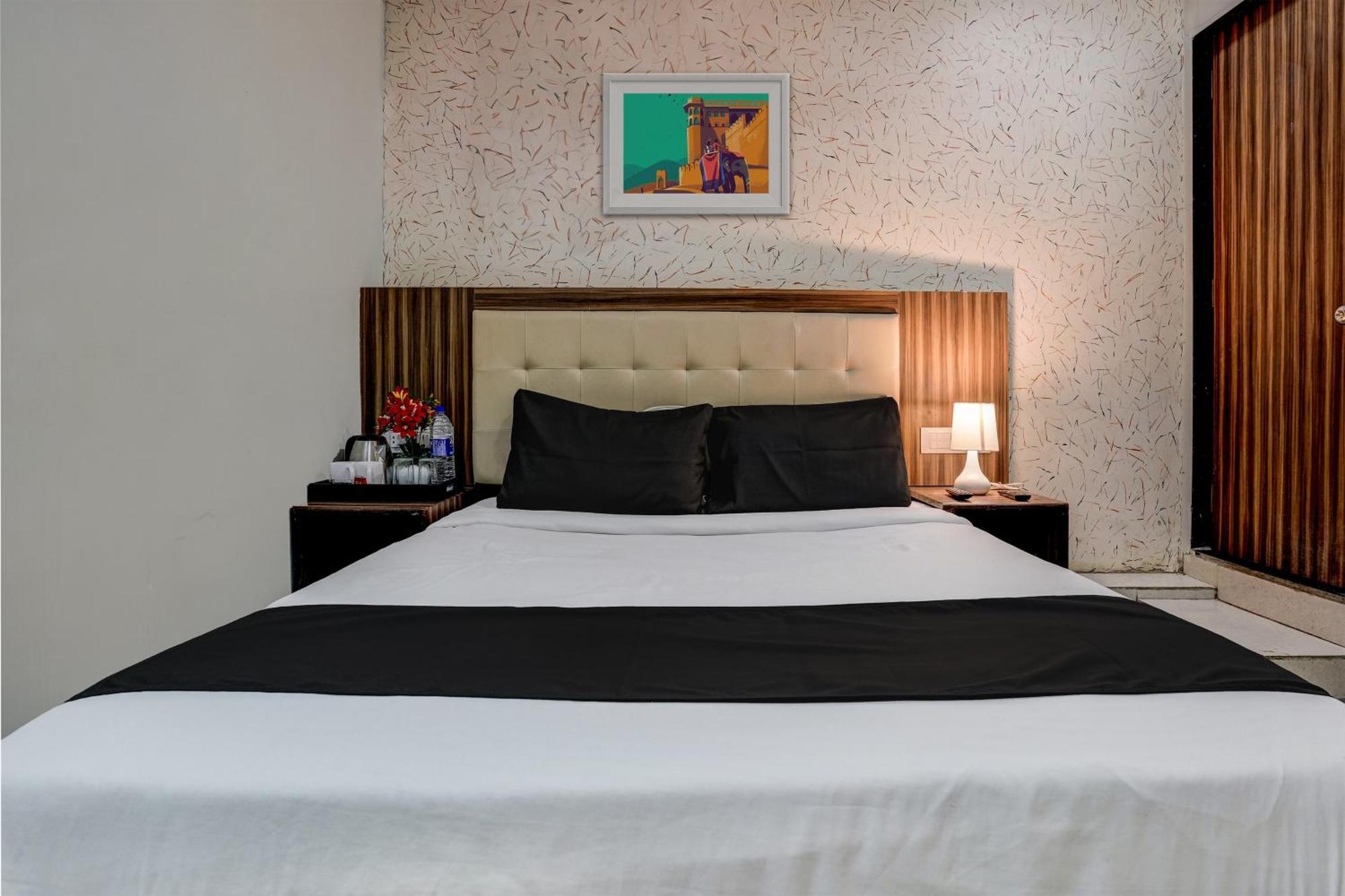 Oyo Hotel Blue Sapphire Residency Near Chhatrapati Shivaji International Airport Mumbai Exterior photo