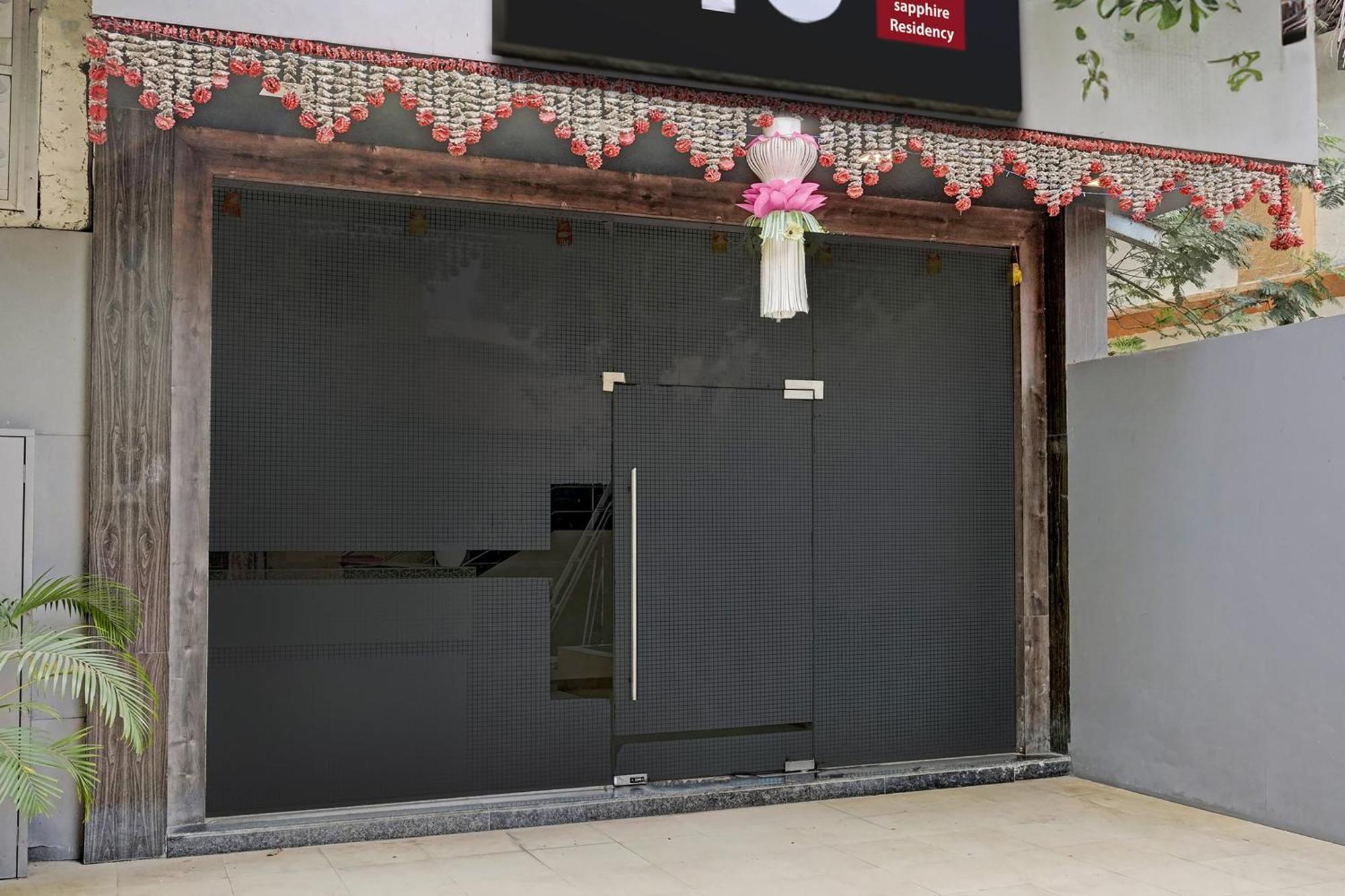 Oyo Hotel Blue Sapphire Residency Near Chhatrapati Shivaji International Airport Mumbai Exterior photo