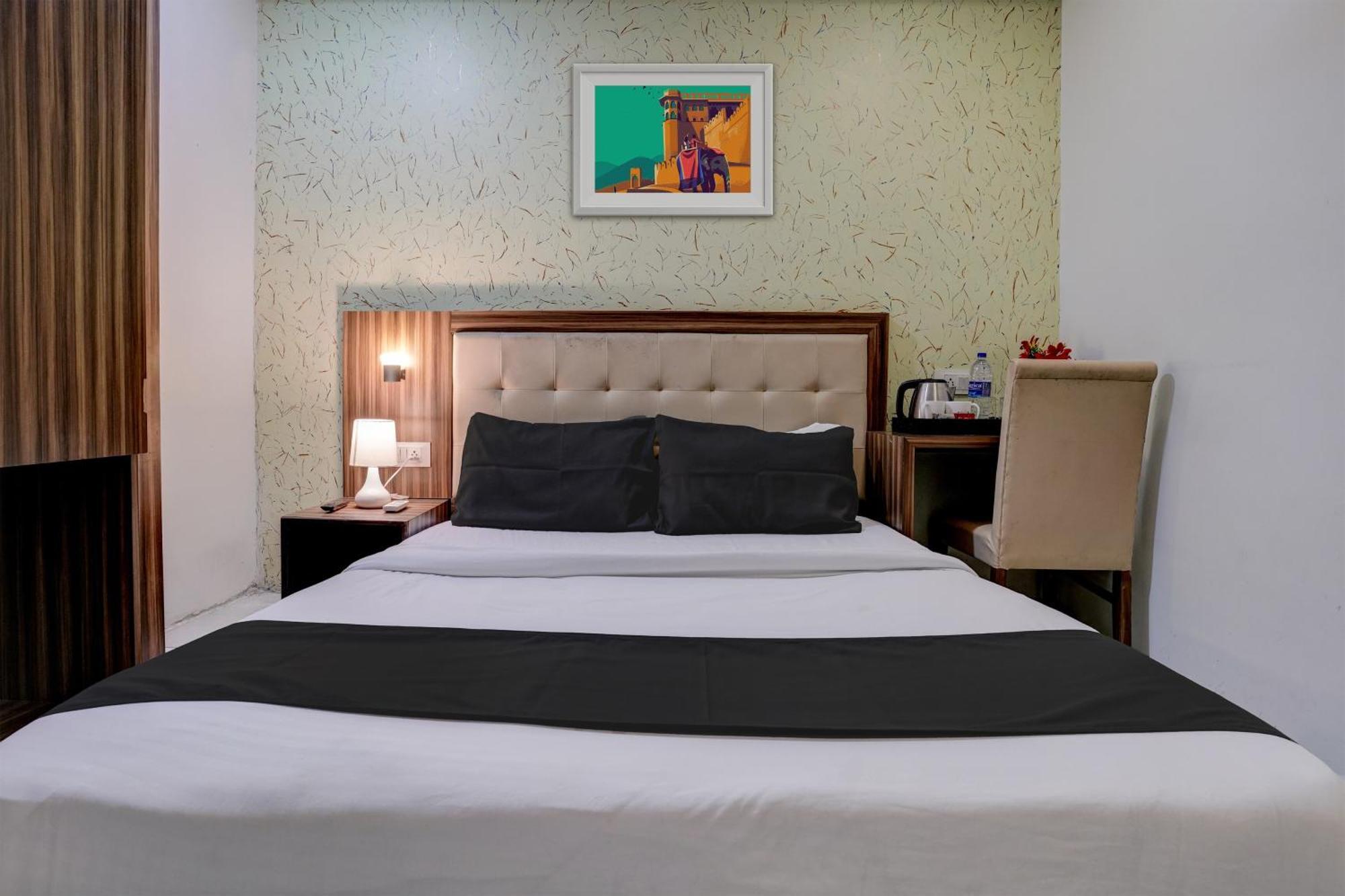Oyo Hotel Blue Sapphire Residency Near Chhatrapati Shivaji International Airport Mumbai Exterior photo
