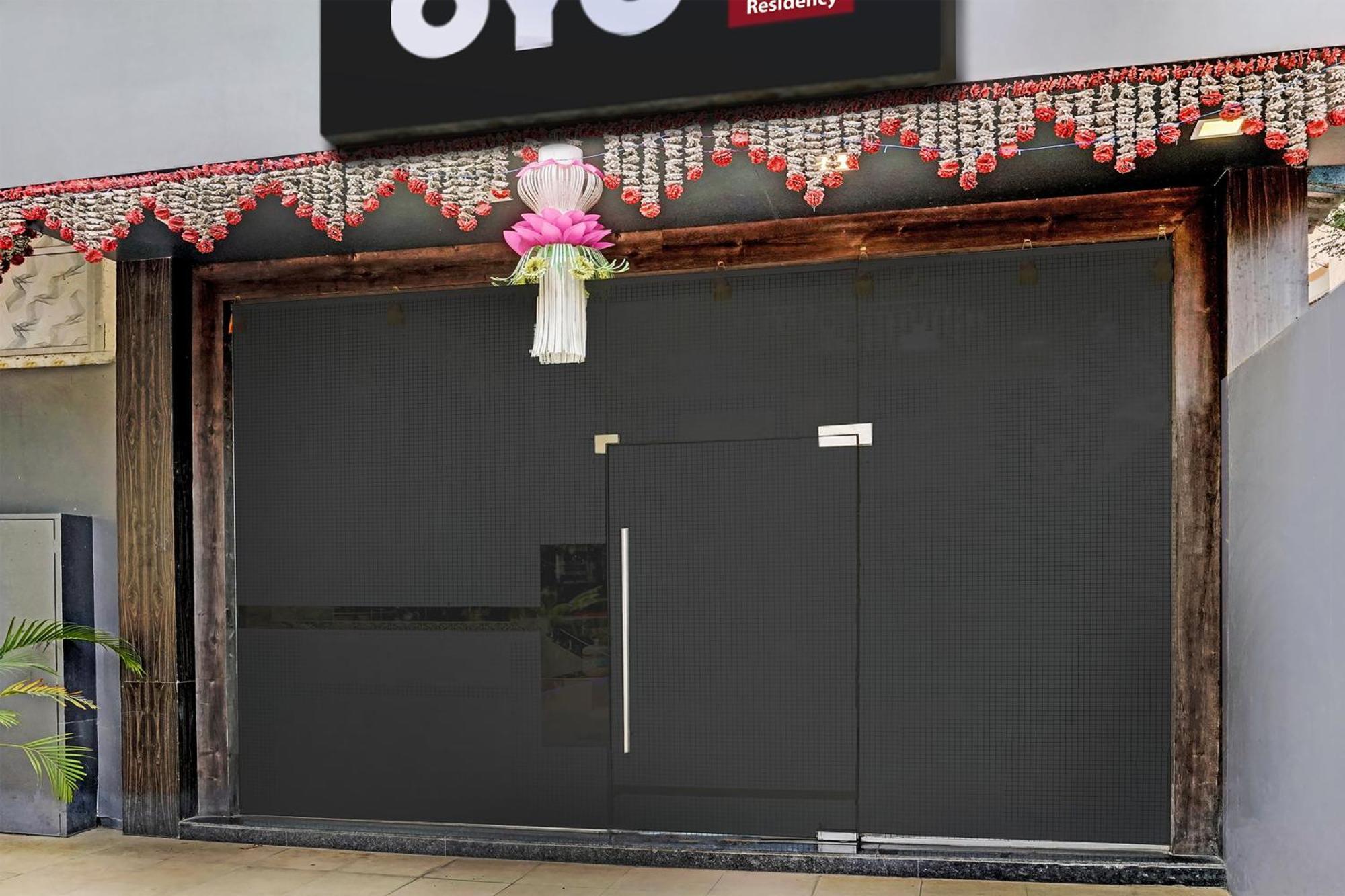Oyo Hotel Blue Sapphire Residency Near Chhatrapati Shivaji International Airport Mumbai Exterior photo